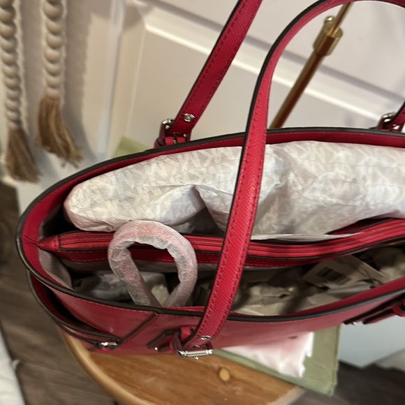 AUTHENTIC Michael Kors Voyager Tote Bag in Dark Raspberry, NWT - Picture 13 of 16